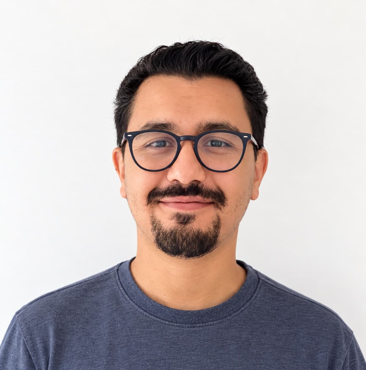 Portrait of Houssein Aitdaoud, founder of Hidanz